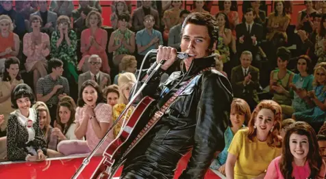  ?? Foto: Warner Bros., dpa ?? Newcomer Austin Butler ist in der Rolle des Elvis ein echtes Ereignis.