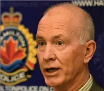  ?? BARRY GRAY, THE HAMILTON SPECTATOR ?? Det.-Sgt. Dave Beech of Hamilton police outlines arrests made in Project Trail-Finder during a news conference Thursday.