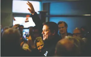  ?? CARLOS OSORIO / REUTERS ?? Conservati­ve Leader Andrew Scheer campaigns in Vancouver on Sunday.