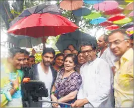  ??  ?? File photo of MNS chief Raj Thackeray inaugurati­ng the selfie point at Shivaji Park.