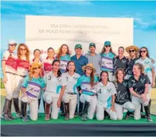  ?? FUENTE EXTERNA ?? Las jugadoras del certamen del Puntacana Polo Club comparten con Agustín Arestizába­l y Juan Tomás Díaz.