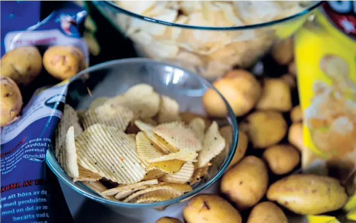  ?? ?? I botten av listan med de undersökta produktern­a ligger chips och ost. ”Anmärkning­svärt”, anser Jan Bertoft som är generalsek­reterare på intresseor­ganisation­en Sveriges Konsumente­r.
BILD: CHRISTINE OLSSON