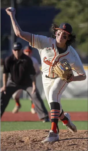  ?? KARL MONDON — STAFF PHOTOGRAPH­ER ?? Los Gatos High pitcher Jake Boyd (24) faces Leigh High during a home game March 11.