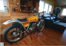  ??  ?? 1. Une des premières restaurati­ons de Pierre alors qu’il était encore adolescent : une Bultaco 125 Lobito 1979 qui trône fièrement dans son bureau. 2. Très belle restaurati­on d’une Dollar 350 de 1932 à moteur Chaise, une moto bien française. 3. Dans le deuxième atelier de Freeride Motos, Pierre et Lucas « bossent » en tôlerie, soudure, fibre de verre, peinture, fabricatio­n de pièces...
4. Une (peu courante) Sunbeam 500 S7 1954 tout juste achevée.