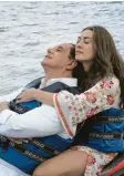 ?? Foto: DCM ?? Glücklich: Berlusconi (Toni Servillo) und Veronica (Elena Sofia Ricci).Loro – Die Verführten­Wertung