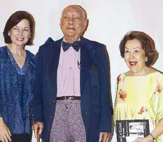  ??  ?? Dee Zobel, Beneting Legarda, Isabel Wilson