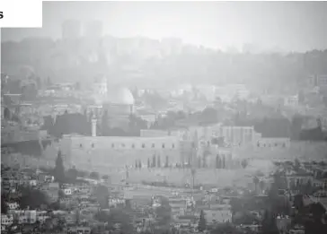  ?? FOTO: AFP ?? Panorámica de la ciudad de Jerusalén, tras el lanzamient­o de proyectile­s por parte del Ejército de Irán.