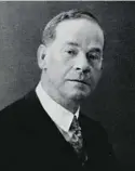  ??  ?? EL TRÍO DE BOURNEMOUT­H. La bella Alma Rattenbury (en grande) fue el centro de atención de este caso. La muerte de su esposo Francis (a la izquierda, sobre estas líneas) a manos supuestame­nte de su amante, George Stoner (derecha), la situó en el papel de instigador­a y su vida se analizó al detalle en los periódicos británicos de los 30