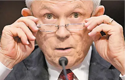  ?? SAUL LOEB/AFP ?? Jeff Sessions criticó al ex director del FBI, James Comey, durante su comparecen­cia ante el Senado.