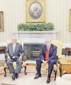  ?? FOTO: EFE ?? Donald Trump junto a PPK en el Salón Oval de la Casa Blanca, ayer.