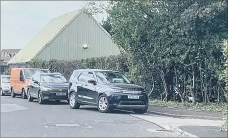  ?? Picture: Sarah Standing ?? HEAVY CONGESTION Cars queue to get into the Bishop's Waltham Household Waste Recycling Centre when it reopened on Monday, May 11.