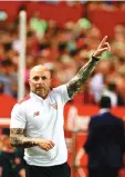  ?? — AFP photo ?? Sevilla's Argentinia­n coach Jorge Sampaoli gives instructio­ns during the Spanish league football match Sevilla FC vs CA Osasuna at the Ramon Sanchez Pizjuan stadium in Sevilla on May 20, 2017.