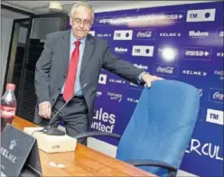  ??  ?? Quique Hernández, en la sala de prensa del Rico Pérez.