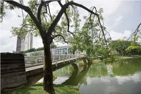  ?? — RAJA FAISAL HISHAN/THE Star ?? The Shah Alam Lake Garden is very popular with locals during weekends.