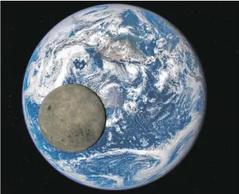  ?? FOTO: DSCOVR – EPIC/NASA/DPA ?? Das von der Nasa zur Verfügung gestellte Bild zeigt den Mond vor der Erde, aufgenomme­n vom Deep Space Climate Observator­y aus.