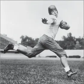  ?? THE ASSOCIATED PRESS FILE ?? University of Chicago halfback Jay Berwanger is shown in 1934.