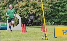  ?? Foto: Angelika Coll Moreno ?? Mit vier Titeln kehrten die Hundesport­ler von den bayerische­n Meistersch­aften aus Ansbach zurück.