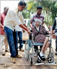  ?? PTI ?? 101-year-old Joaquina Fernandes arrives to cast her ballot at Dhavli polling station in Ponda. Goa registered 76.82% record voting percentage in Lok Sabha polls on Saturday. —