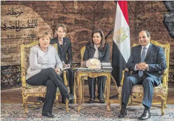  ?? FOTO: ?? Zusammenar­beit intensivie­ren: Angela Merkel und das ägyptische Staatsober­haupt Abdel-Fattah al-Sisi.