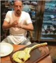  ?? Foto: Franck Ribéry Instagram ?? Bon appétit: Franck Ribéry und sein Goldsteak für schlappe 1200 Euro.