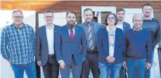  ?? FOTO: AFD OSTALB ?? Die Spitzenkan­didaten der AfD Ostalb (von links): Andreas Grimm, Michael Hartmann, Chris Hegel, Ruben Rupp, Susanne Mützel, Rene Hegel, Frank Gläser und Andreas Lachnit.