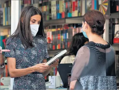  ?? / VÍCTOR SAINZ ?? La reina Letizia, ayer en la inauguraci­ón de la Feria del Libro en Madrid.