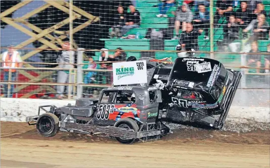  ?? Photo: BRENDON LEARMONTH/ SQUARE PHOTOGRAPH­Y ?? Baby rollover: The end was close for Palmerston North when new father Josh Prentice ( 37P) was rolled by Rotorua’s Brent Stewart in the final on Saturday night.
