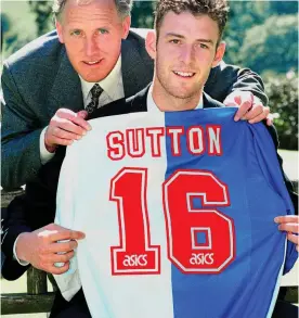  ?? MIRRORPIX ?? Mike Sutton was a proud dad when Chris signed for Blackburn Rovers, but he barely recognises his own son these days