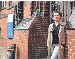  ?? FOTO: MARKUS RICK ?? Die 26-jährige Tyra Balsamo studiert Textil- und Bekleidung­stechnik an der Hochschule Mönchengla­dbach.