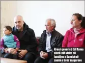  ??  ?? Kreu i qeverisë Edi Rama gjatë një vizite në familjen e Samiut në zonën e Urës Vajgurore