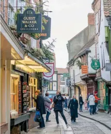  ??  ?? York é um dos destinos mais procurados em Inglaterra por quem quer conhecer a cultura medieval