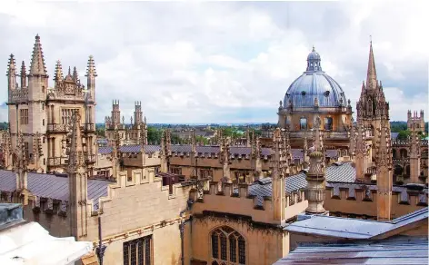  ?? CAMERON HEWITT ?? The skyline in Oxford, England, is peppered with spires and domes from its venerable colleges.