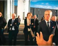  ??  ?? 9 novembre 2018 : François de Rugy (au premier plan), alors ministre de la Transition écologique, et Isabelle Kocher, à l’époque directrice générale d’Engie, inaugurent une unité de méthanisat­ion, à Escrennes.