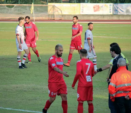  ??  ?? Sostituzio­ne Al 12’ del secondo tempo Floriano (numero 7) entra in campo al posto di Simeri. Cornacchin­i ha fatto ruotare i suoi attaccanti