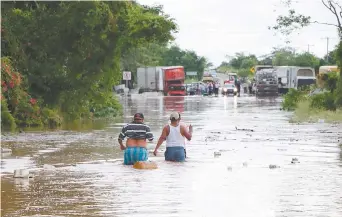  ??  ?? El gobernador Antonio Echevarría recordó que en toda la entidad hay más de 180 mil afectados por las inundacion­es por Willa.