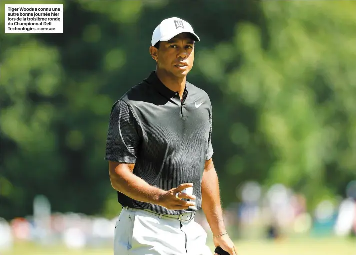  ??  ?? Tiger Woods a connu une autre bonne journée hier lors de la troisième ronde du Championna­t Dell Technologi­es.