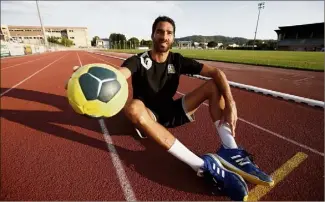  ?? (Photo Dylan Meiffret) ?? Aurélien Abily, une véritable star dans toute sa simplicité.