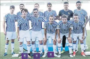  ?? FOTO: JARCHA ?? Última alineación de la Real el sábado en Palencia. El equipo aún tiene cosas por pulir