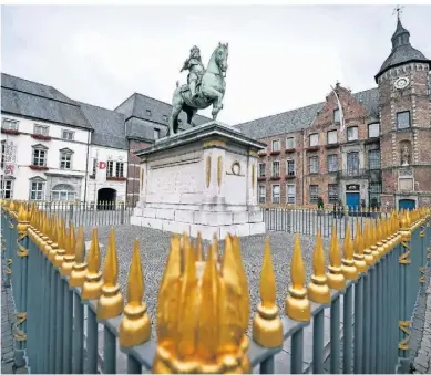  ?? FOTO: ANDREAS ENDERMANN ?? Das Rathaus der Landeshaup­tstadt Düsseldorf ist schon von seiner Lage her, nämlich mitten in der Altstadt, ein attraktive­r Arbeitspla­tz.