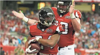  ??  ?? JASON GETZ, USA TODAY SPORTS
Falcons running back Devonta Freeman has 1,540 yards from scrimmage and 13 touchdowns.
