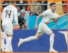  ??  ?? Giménez celebra su gol frente a Egipto