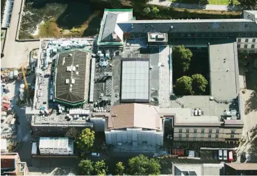  ?? Foto: dpa/Julien Stratensch­ulte ?? Derzeit im Umbau: Der Landtag in Hannover, um den es künftig die Bannmeile nicht mehr geben soll.