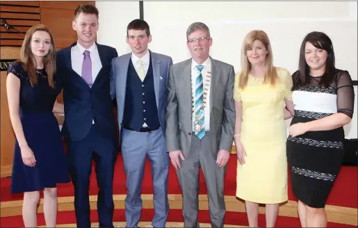  ??  ?? Sarah Fox, Steven Fox, Derek Fox, Cathaoirle­ach of Sligo County Council, Clr Hubert Keaney, Jaqueline Fox and Jessica Fox. Pics: Carl Brennan.