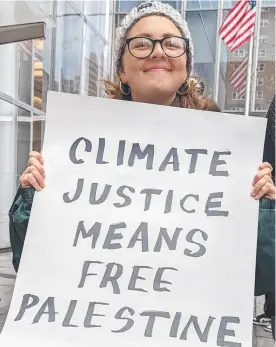  ?? ?? A logic-challenged protester at Citibank in New York. Picture: :Twitter/X