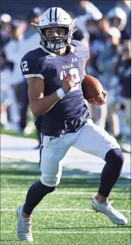  ?? Icon Sportswire via Getty Images ?? Yale quarterbac­k Nolan Grooms will get his second start on Saturday when the Bulldogs host Columbia at the Yale Bowl.