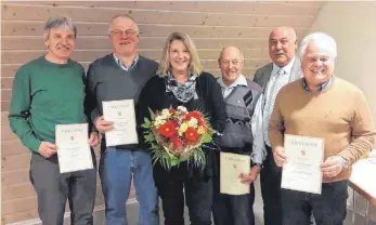  ?? FOTO: SV HERBERTSHO­FEN ?? Ehrungen beim HSV (v.l.): Anton Frik, Herbert Ehlert, Birgit Kolb, Hans Baier, Vorsitzend­er Franz Rederer und Hans-Jakob Striebel.