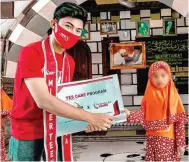  ?? MISTER TEEN INDONESIA FOR JAWA POS ?? MISI PERTAMA: Andrian berkunjung ke Pondok Milenium Sidoarjo (2/2) dalam program advokasi Yes Care yang juga menandai launching program tersebut.