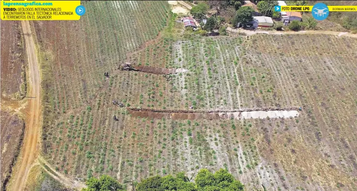  ??  ?? >
Excavacion­es. Las zanjas se hicieron en terrenos cercanos al cerro Guaycume, en Nejapa, donde según fotografía­s aéreas multiespec­trales se ubica la falla que causó el sismo hace un siglo.