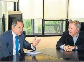  ?? (PRENSA SCIOLI) ?? Visita. Schiaretti recibió ayer en el Centro Cívico a Daniel Scioli.