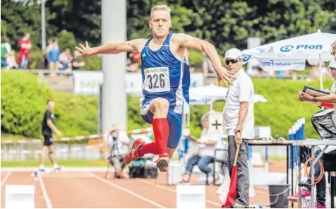  ?? Foto: Frank Greuel ?? Paul Walschburg­er legte in seinem fünften Versuch seine neue Bestweite hin, die ihm den dritten Platz einbrachte.